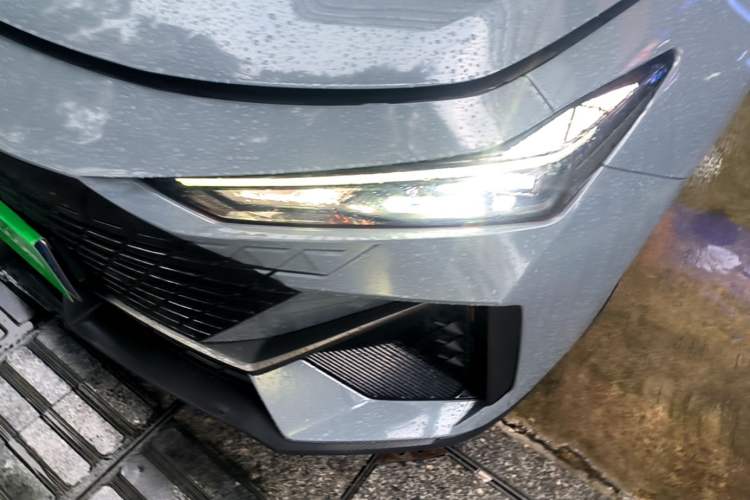 Used CHANGAN UNI-V 2022 1.5T Prestige Version Left Front Headlight