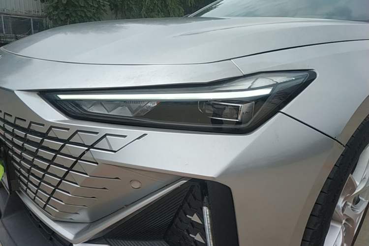 Used CHANGAN UNI-V 2022 1.5T Prestige Version Left Front Headlight