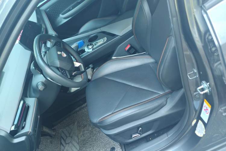 Used CHANGAN UNI-V 2022 1.5T Smart Navigation Version Left Front Seat