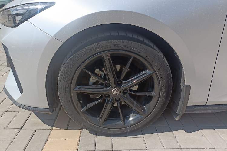 Used CHANGAN UNI-V 2022 1.5T Prestige Version Left Front Wheel Hub