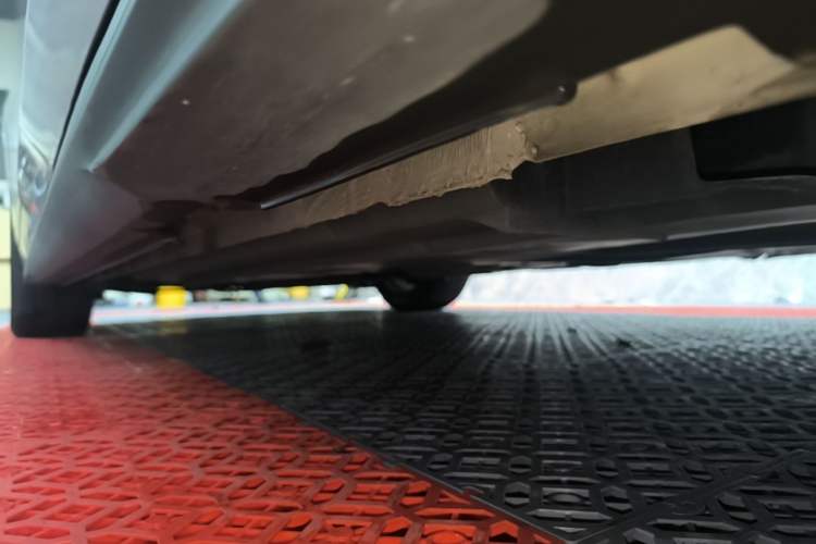 Used CHANGAN UNI-V 2022 1.5T Prestige Version Left Side Sill