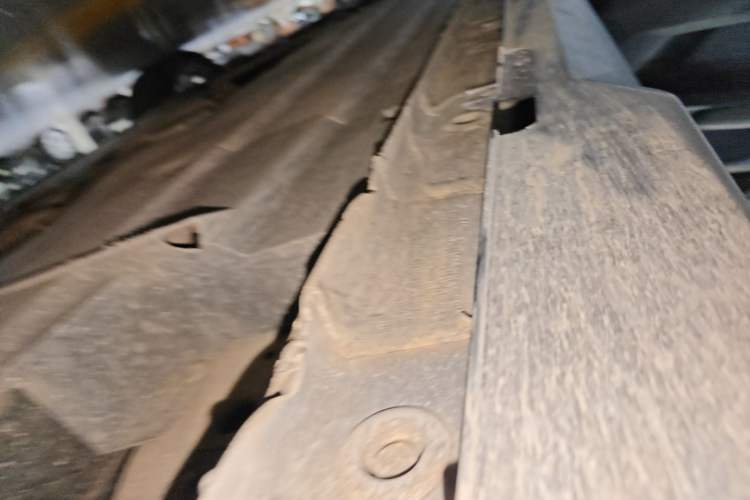 Used CHANGAN UNI-V 2022 1.5T Prestige Version Left Side Sill