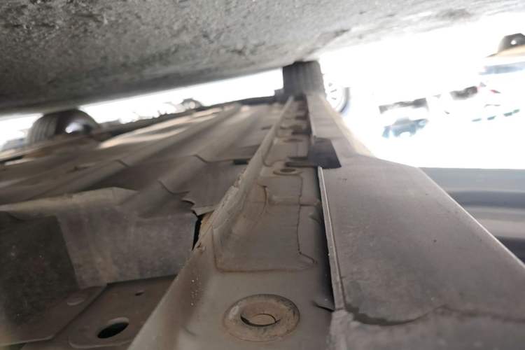 Used CHANGAN UNI-V 2022 1.5T Prestige Version Left Side Sill