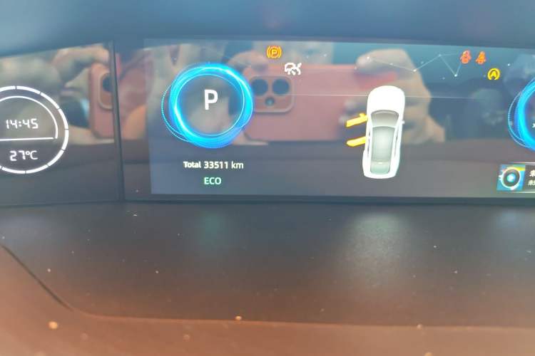 Used CHANGAN UNI-V 2022 1.5T Sport Edition Odometer Close Up