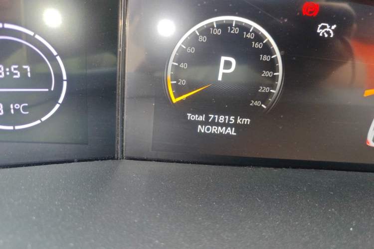 Used CHANGAN UNI-V 2022 1.5T Prestige Version Odometer Close Up