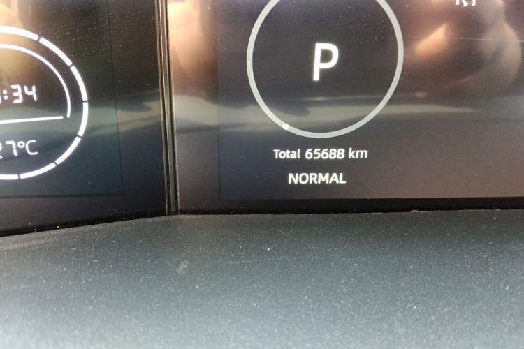 Used CHANGAN UNI-V 2022 1.5T Sport Edition Odometer Close Up