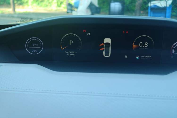 Used CHANGAN UNI-V 2022 1.5T Smart Navigation Version Odometer Close Up