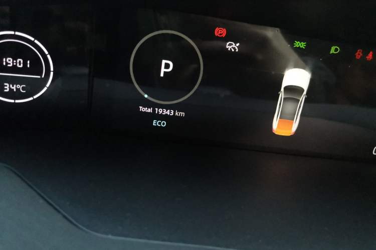 Used CHANGAN UNI-V 2022 1.5T Prestige Version Odometer Close Up