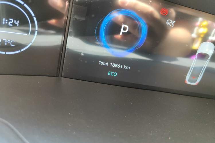 Used CHANGAN UNI-V 2022 1.5T Prestige Version Odometer Close Up