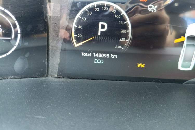 Used CHANGAN UNI-V 2022 1.5T Prestige Version Odometer Close Up