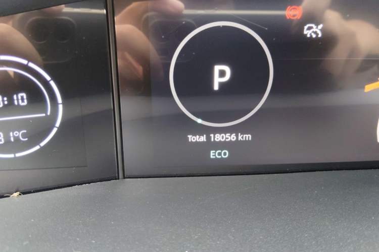 Used CHANGAN UNI-V 2022 1.5T Prestige Version Odometer Close Up