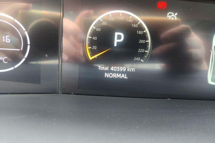 Used CHANGAN UNI-V 2022 1.5T Prestige Version Odometer Close Up