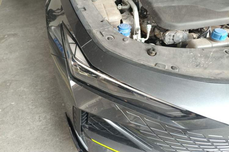 Used CHANGAN UNI-V 2022 1.5T Sport Edition Right Front Headlight