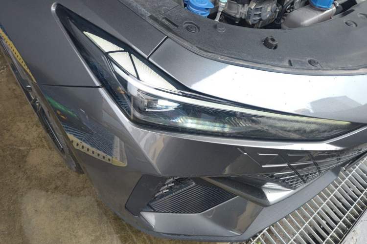 Used CHANGAN UNI-V 2022 1.5T Prestige Version Right Front Headlight