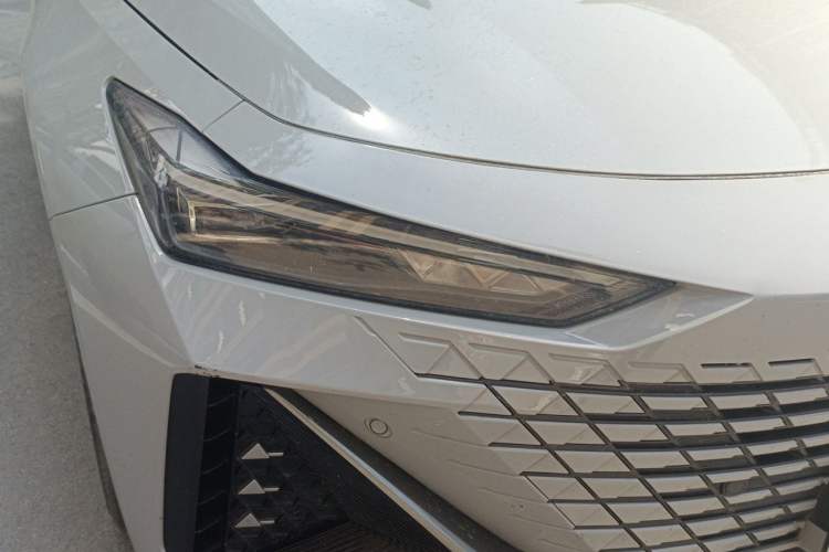 Used CHANGAN UNI-V 2022 1.5T Prestige Version Right Front Headlight