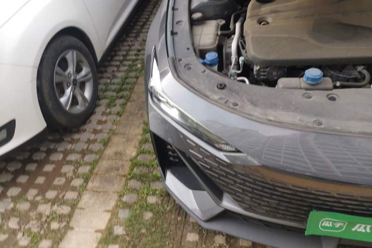 Used CHANGAN UNI-V 2022 1.5T Prestige Version Right Front Headlight