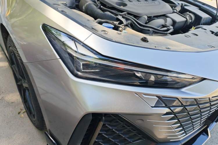 Used CHANGAN UNI-V 2022 2.0T Leading-Speed Edition Right Front Headlight