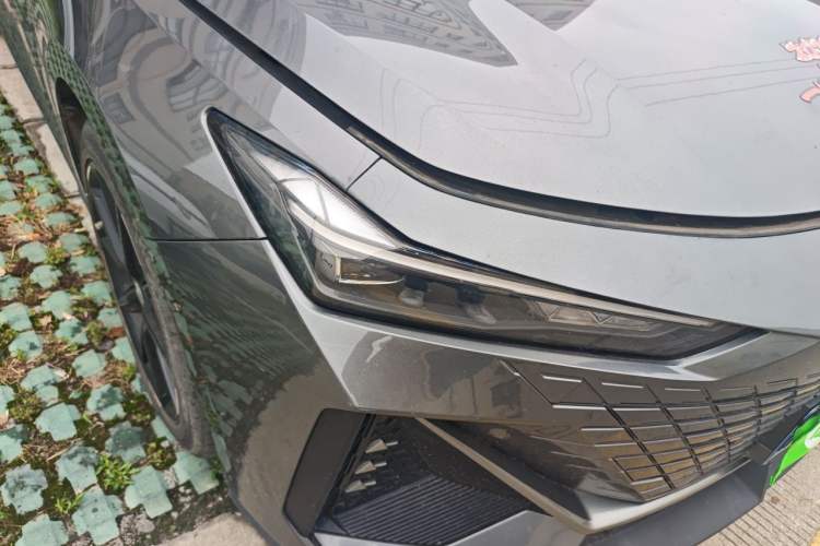 Used CHANGAN UNI-V 2022 1.5T Prestige Version Right Front Headlight