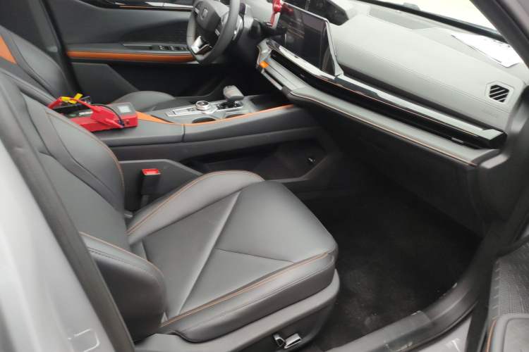 Used CHANGAN UNI-V 2022 1.5T Prestige Version Right Front Seat