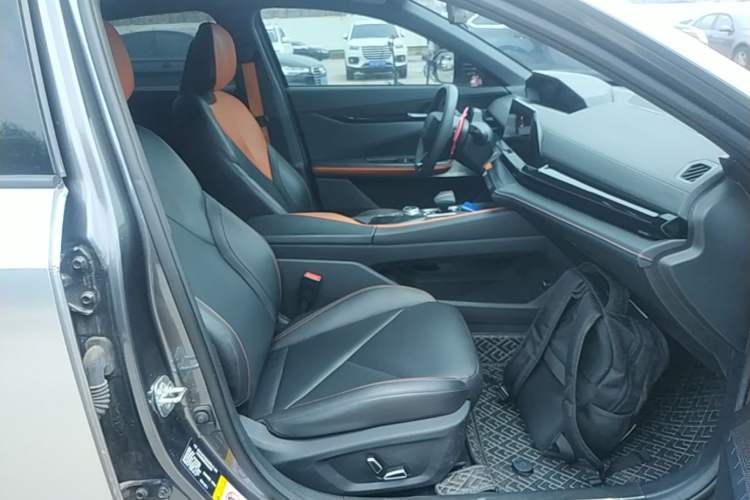 Used CHANGAN UNI-V 2022 1.5T Prestige Version Right Front Seat