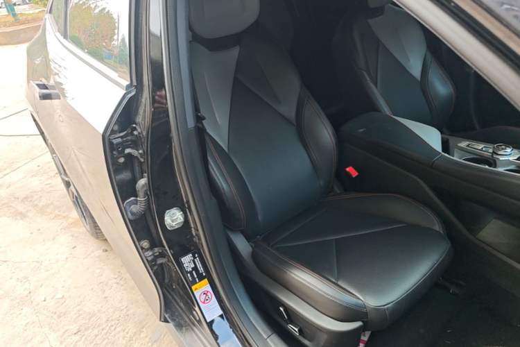 Used CHANGAN UNI-V 2022 1.5T Prestige Version Right Front Seat