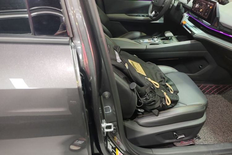Used CHANGAN UNI-V 2022 1.5T Prestige Version Right Front Seat