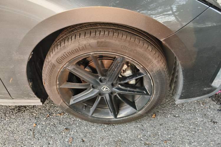 Used CHANGAN UNI-V 2022 1.5T Prestige Version Right Front Wheel Hub