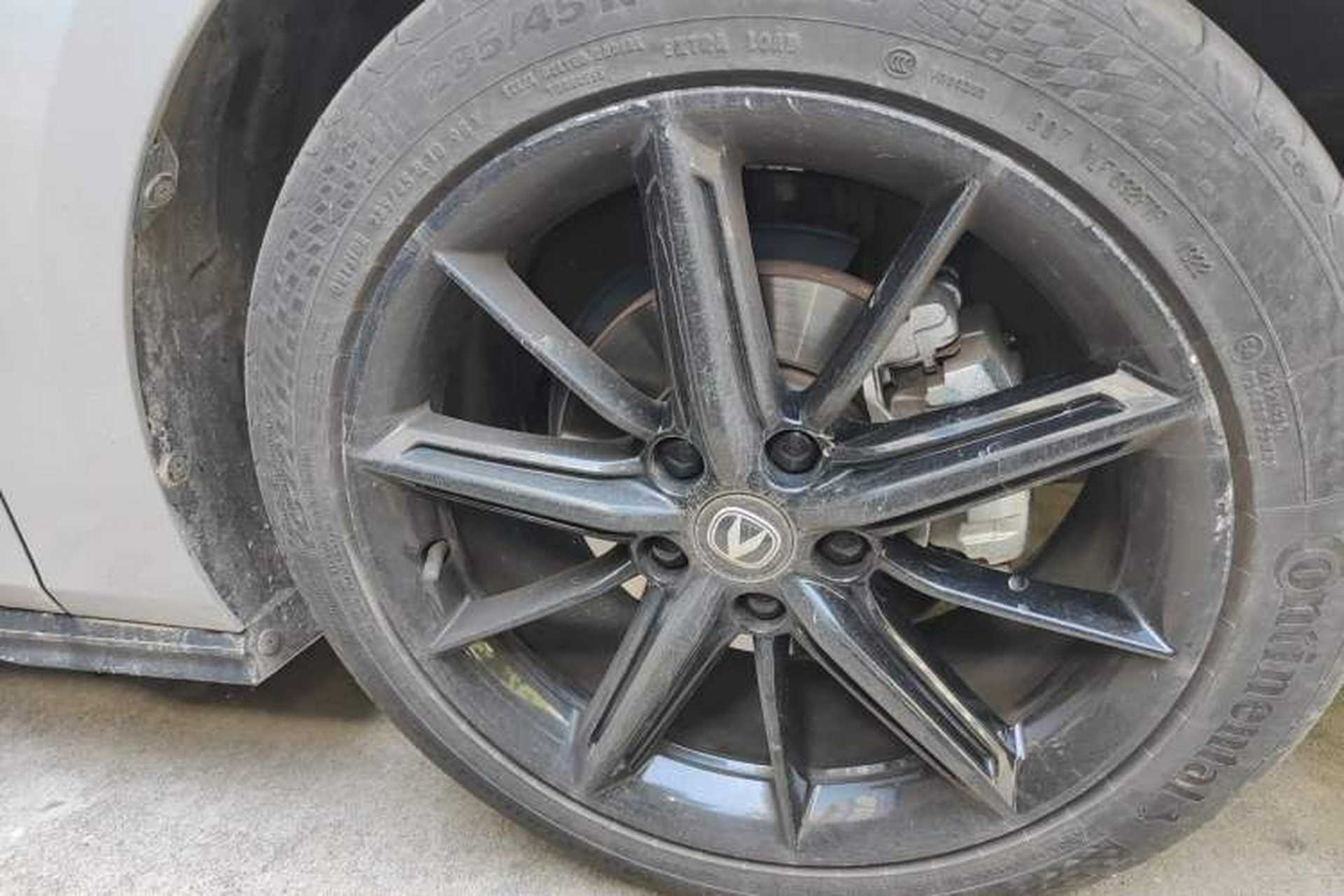 Used CHANGAN UNI-V 2022 1.5T Prestige Version Right Front Wheel Hub