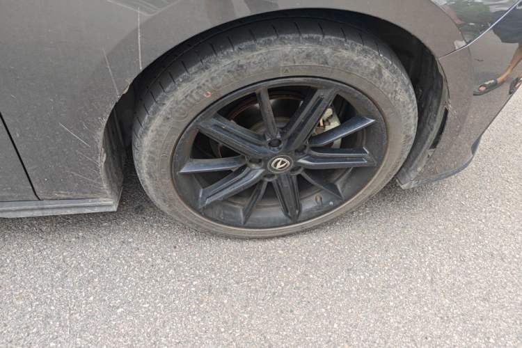 Used CHANGAN UNI-V 2022 1.5T Prestige Version Right Front Wheel Hub