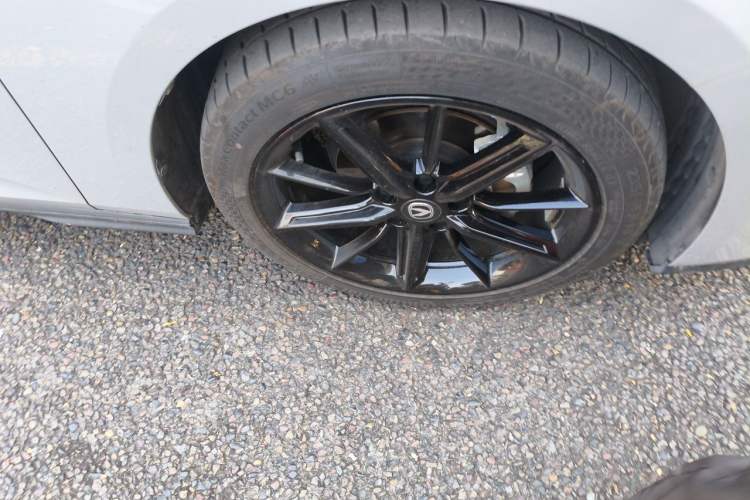 Used CHANGAN UNI-V 2022 1.5T Prestige Version Right Front Wheel Hub