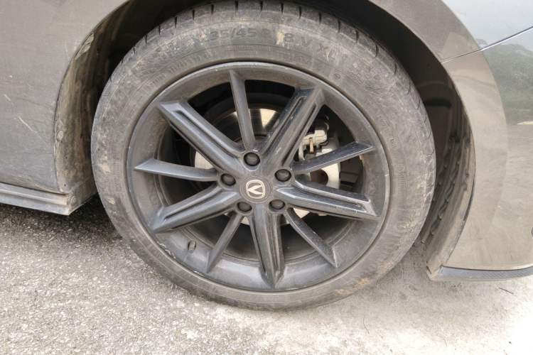 Used CHANGAN UNI-V 2022 1.5T Prestige Version Right Front Wheel Hub