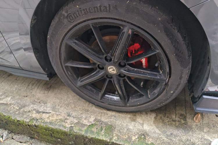 Used CHANGAN UNI-V 2022 1.5T Prestige Version Right Front Wheel Hub