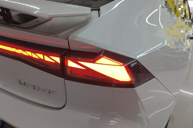 Used CHANGAN UNI-V 2022 1.5T Prestige Version Right Rear Taillight