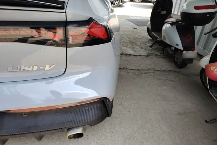 Used CHANGAN UNI-V 2022 1.5T Prestige Version Right Rear Taillight