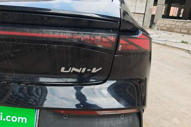 Used CHANGAN UNI-V 2022 1.5T Prestige Version Right Rear Taillight