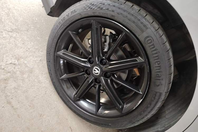 Used CHANGAN UNI-V 2022 1.5T Prestige Version Right Rear Wheel Hub