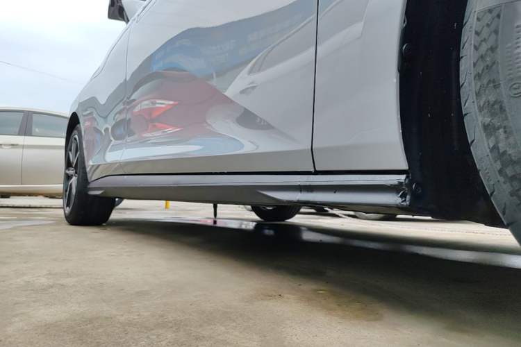 Used CHANGAN UNI-V 2022 1.5T Prestige Version Right Side Sill