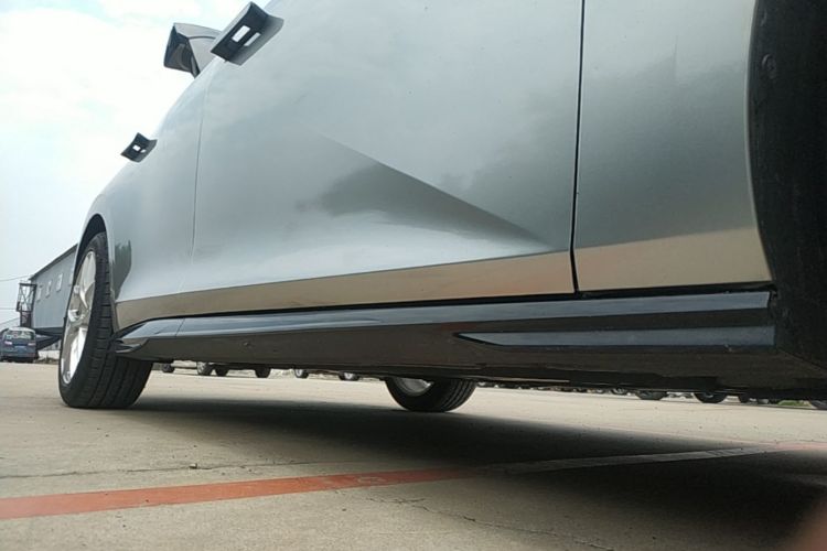Used CHANGAN UNI-V 2022 1.5T Prestige Version Right Side Sill
