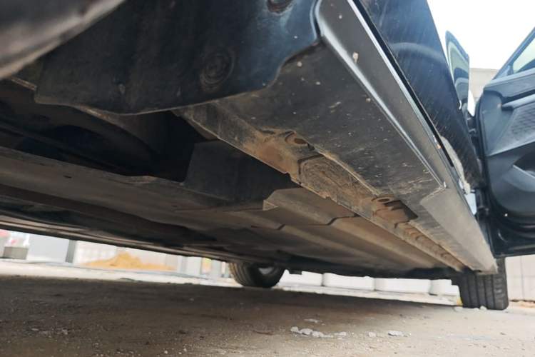 Used CHANGAN UNI-V 2022 1.5T Prestige Version Right Side Sill