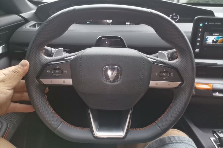 Used CHANGAN UNI-V 2022 1.5T Smart Navigation Version Steering Wheel