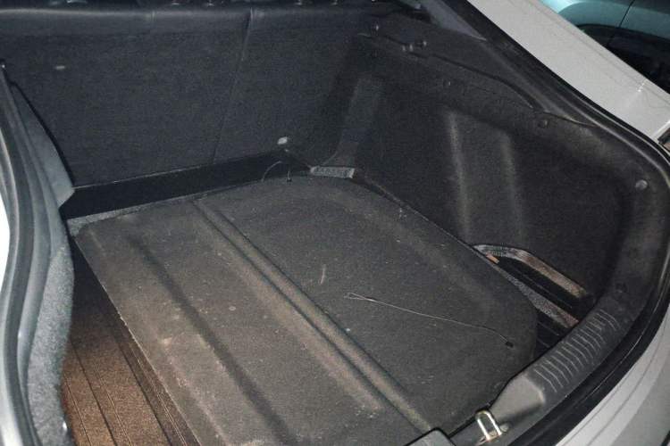 Used CHANGAN UNI-V 2022 1.5T Sport Edition Trunk
