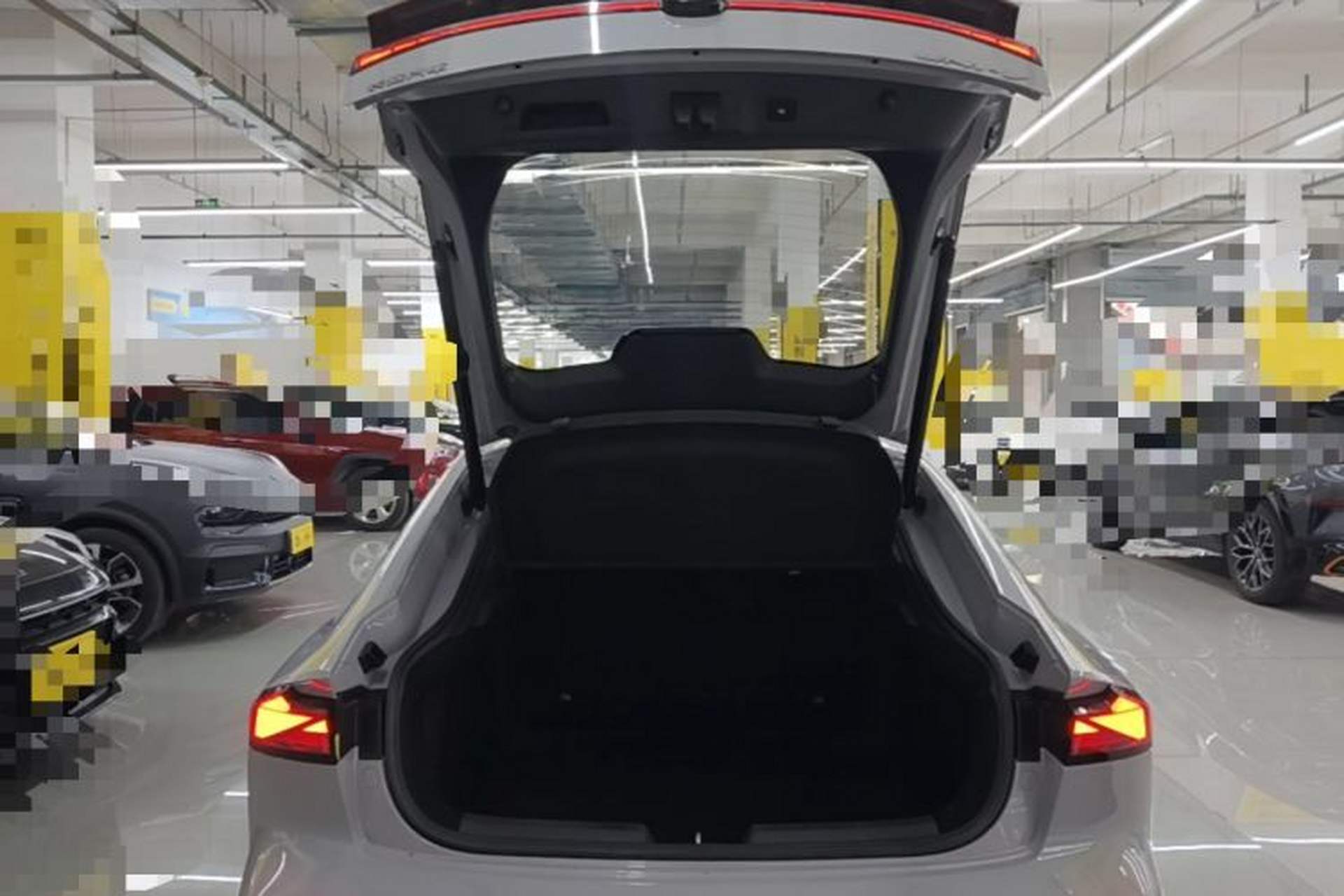 Used CHANGAN UNI-V 2022 1.5T Prestige Version Trunk