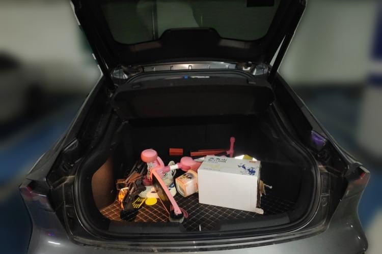 Used CHANGAN UNI-V 2022 1.5T Prestige Version Trunk