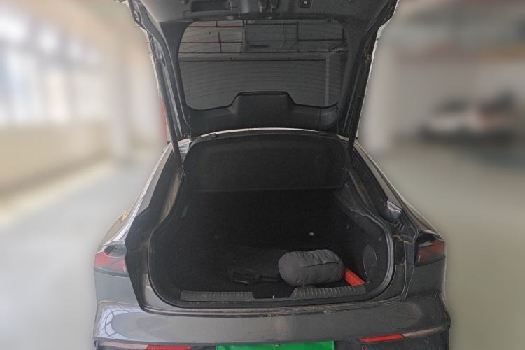 Used CHANGAN UNI-V 2022 1.5T Smart Navigation Version Trunk