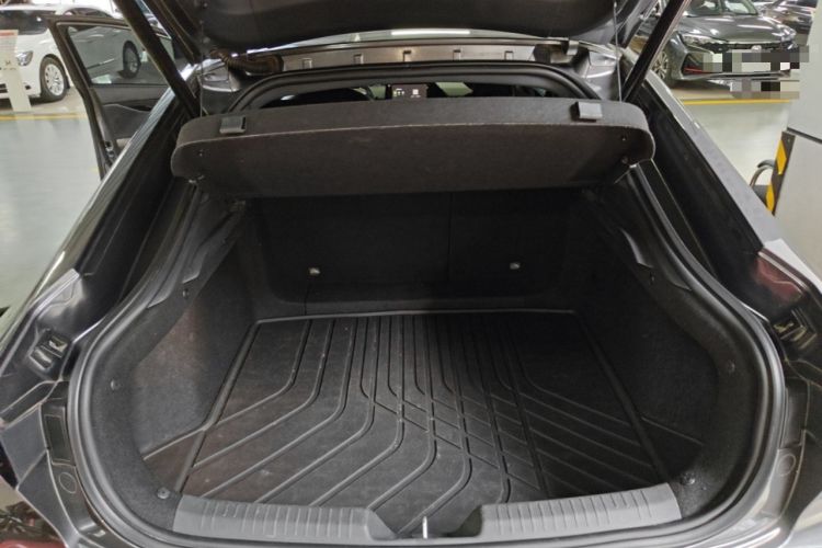 Used CHANGAN UNI-V 2022 1.5T Prestige Version Trunk