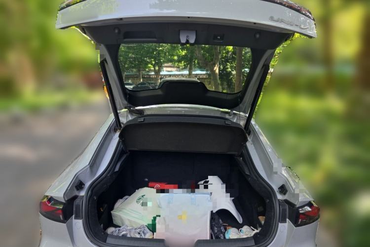 Used CHANGAN UNI-V 2022 1.5T Prestige Version Trunk