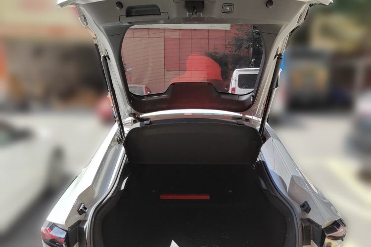 Used CHANGAN UNI-V 2022 1.5T Prestige Version Trunk