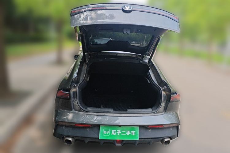Used CHANGAN UNI-V 2022 1.5T Prestige Version Trunk