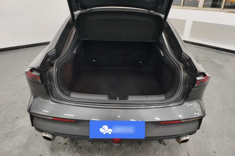 Used CHANGAN UNI-V 2022 1.5T Prestige Version Trunk