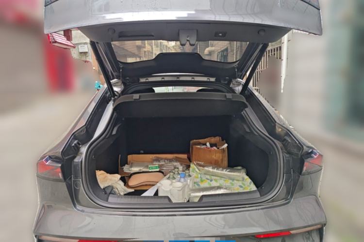 Used CHANGAN UNI-V 2022 1.5T Prestige Version Trunk